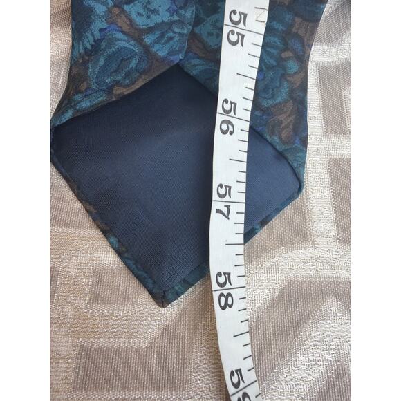 Geoffrey Beene 100% Silk Tie Blue Green Abstract  Pattern Made in Italy Vintage - Picture 4 of 6